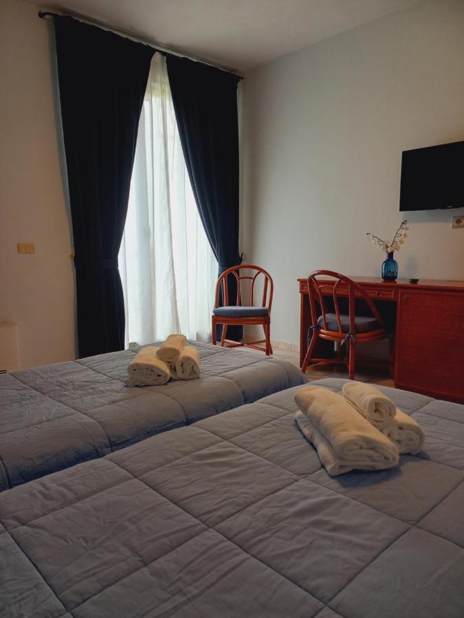 River Park Hotel Ameglia Buitenkant foto