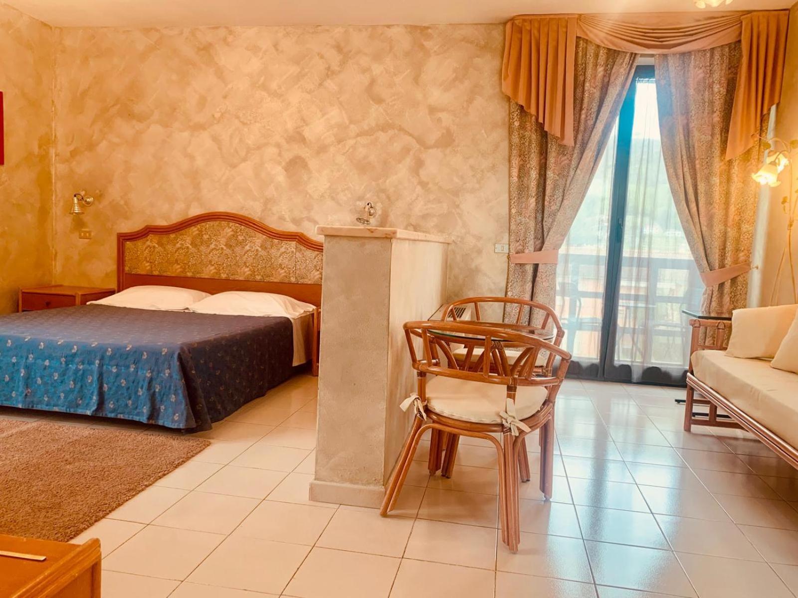 River Park Hotel Ameglia Buitenkant foto