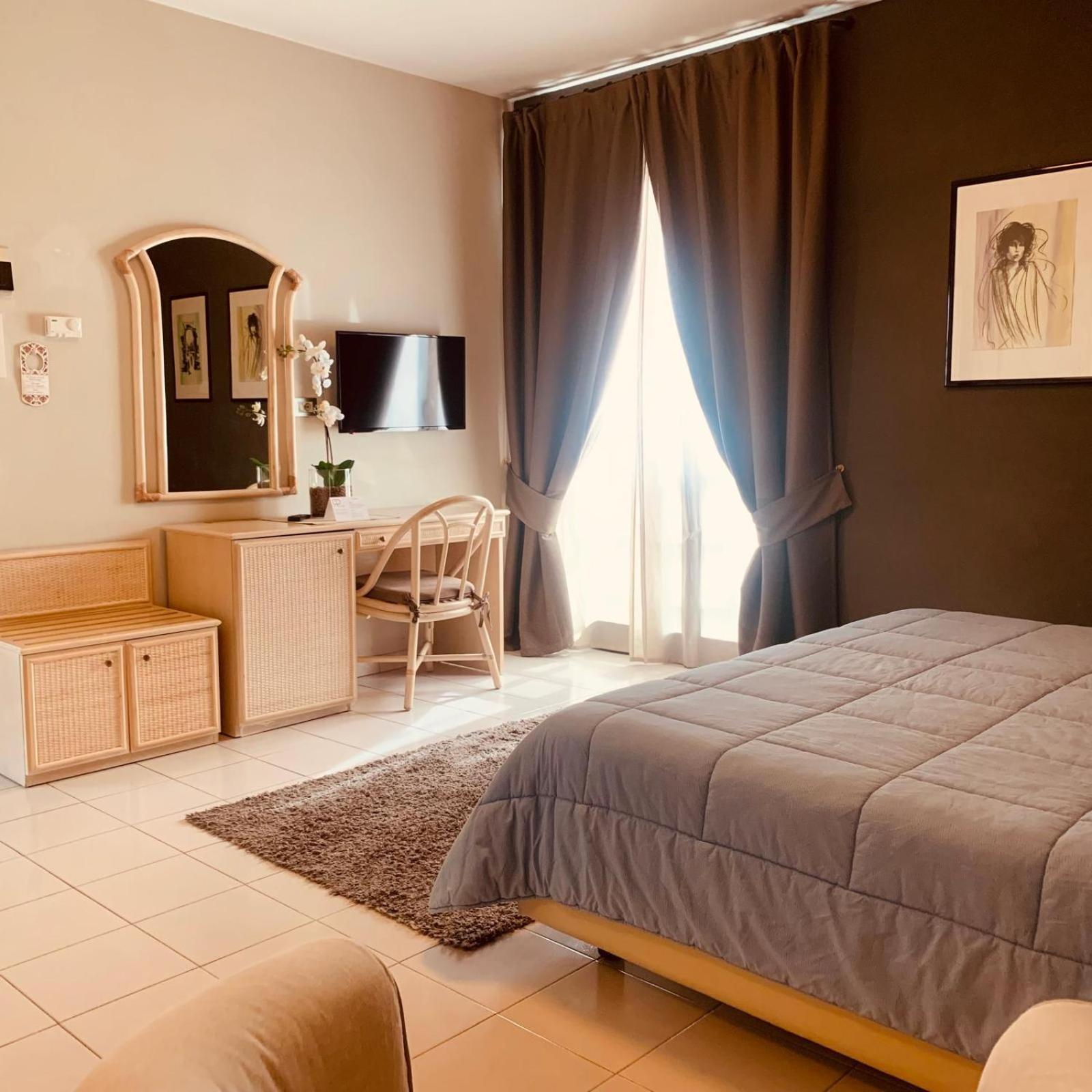 River Park Hotel Ameglia Buitenkant foto