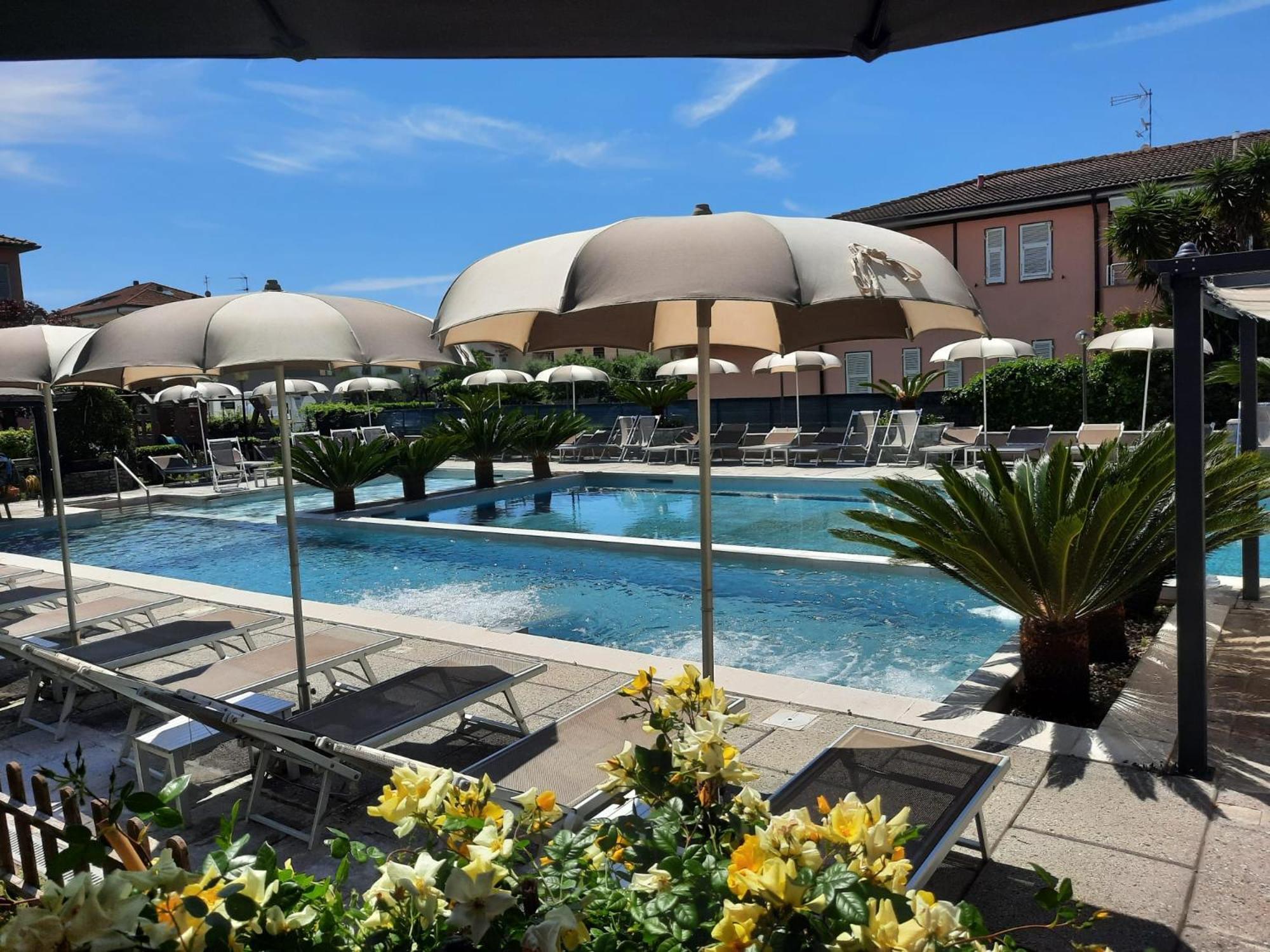 River Park Hotel Ameglia Buitenkant foto