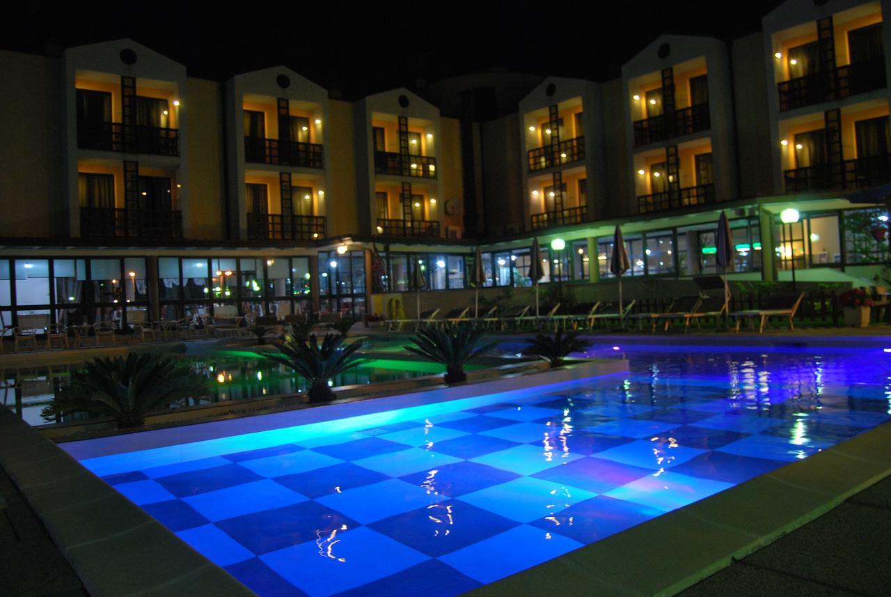 River Park Hotel Ameglia Buitenkant foto